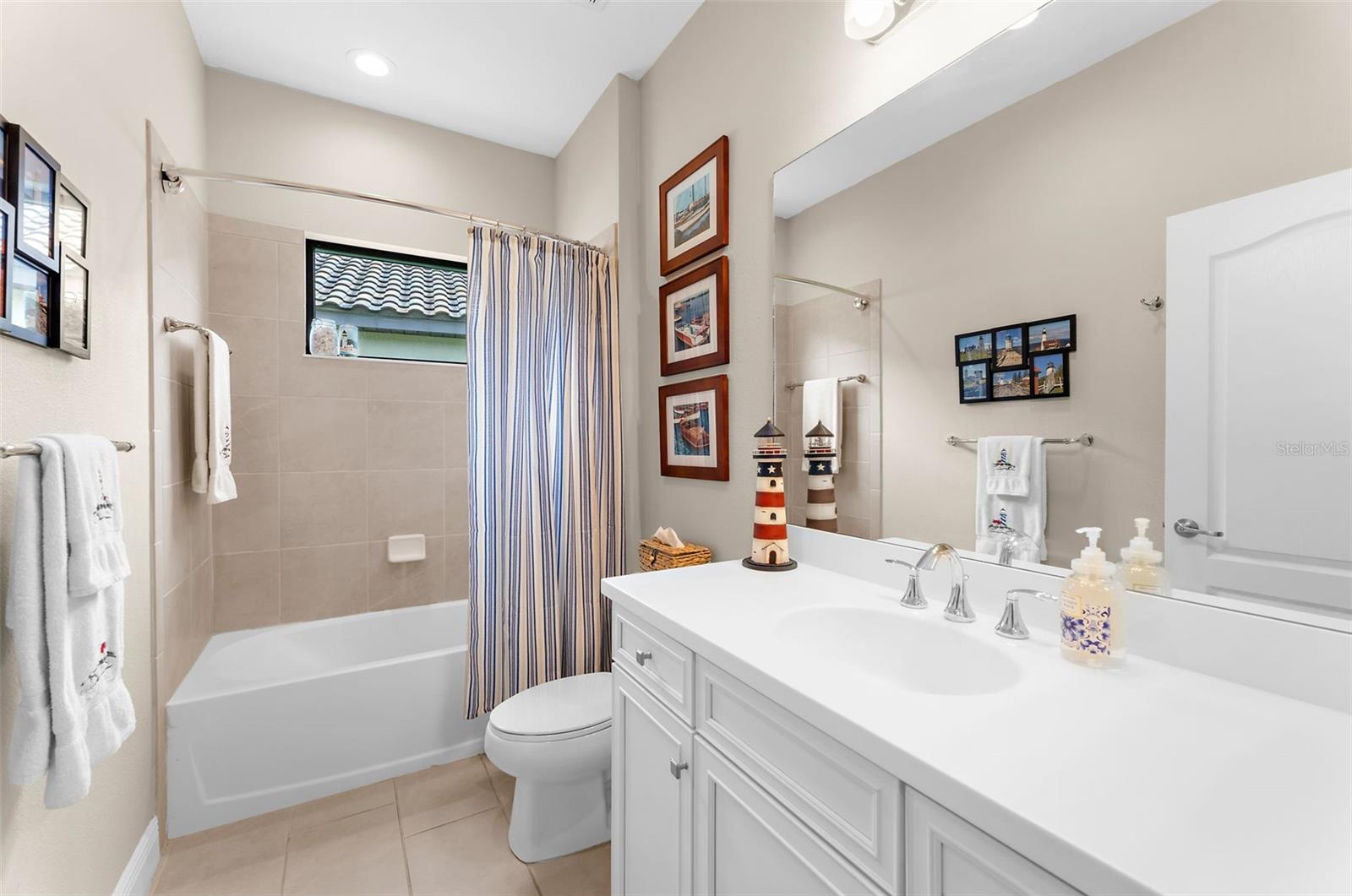 208 CAPRIANA CT — photo 27