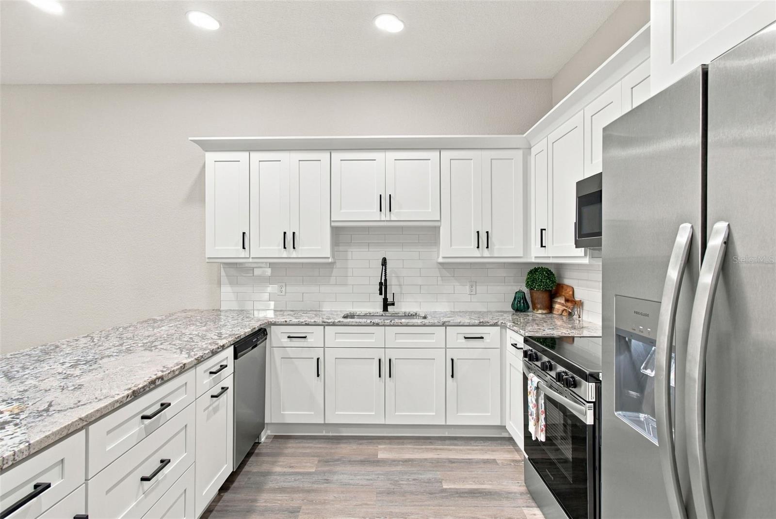 308 E DAMON ST — photo 32