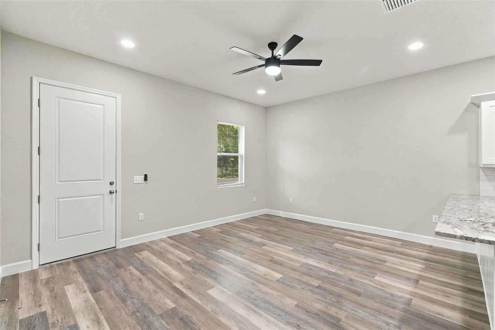 308 E DAMON ST — photo 41