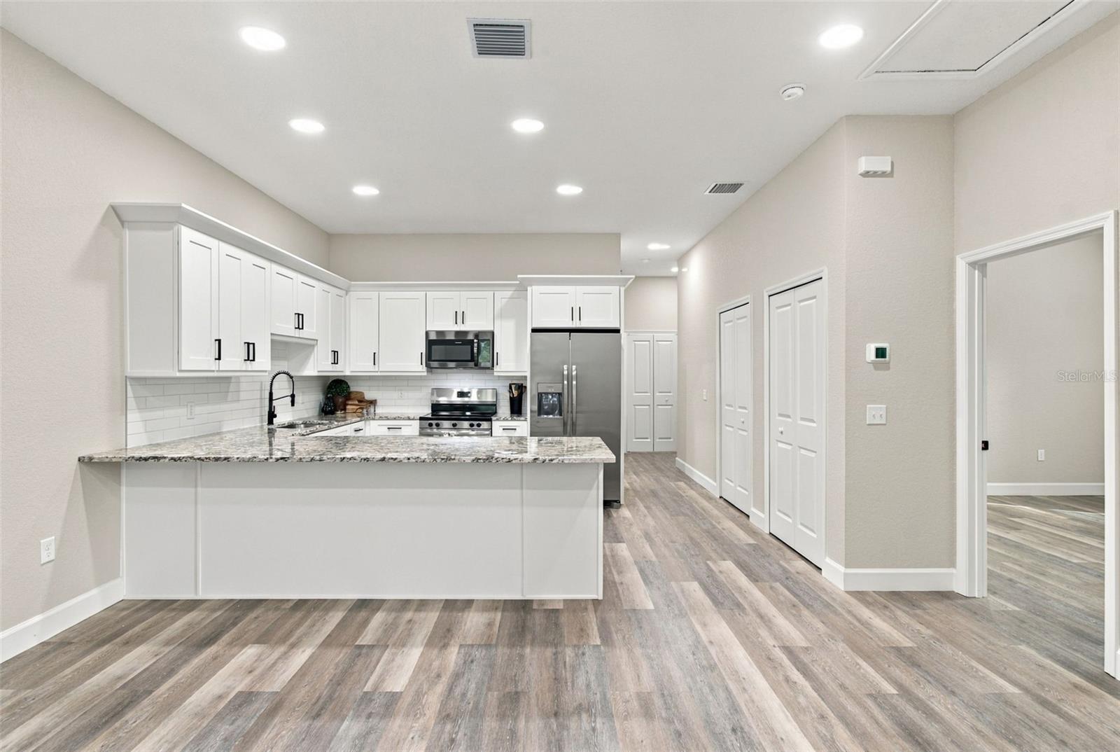 308 E DAMON ST — photo 37