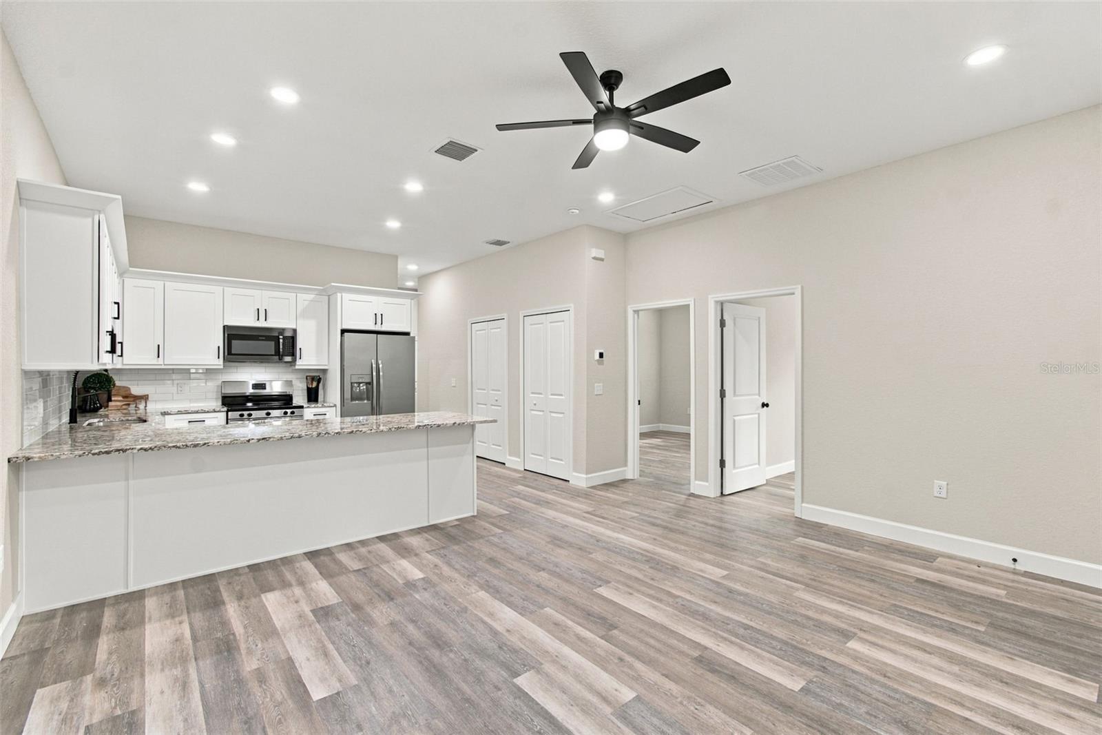 308 E DAMON ST — photo 38