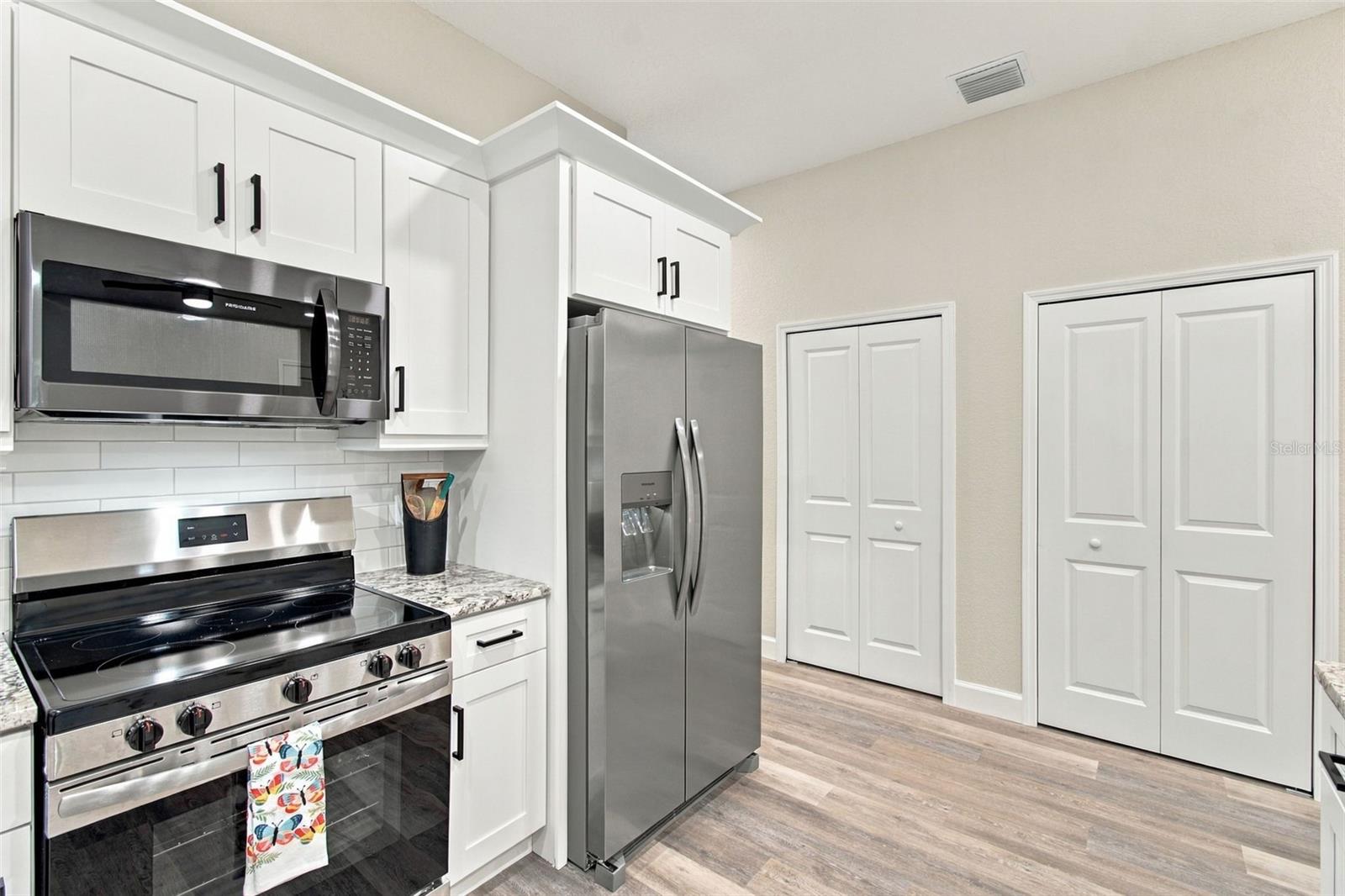 308 E DAMON ST — photo 27