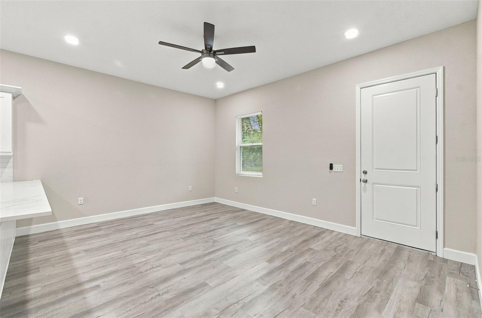 308 E DAMON ST — photo 73