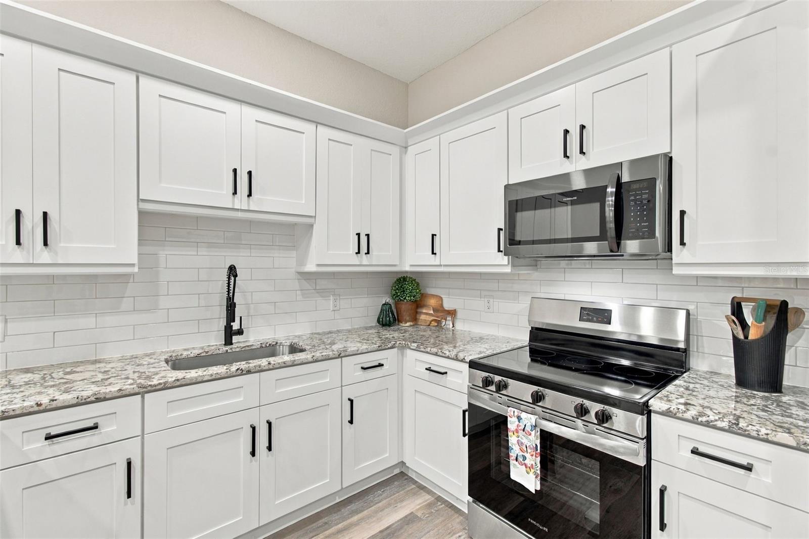 308 E DAMON ST — photo 30