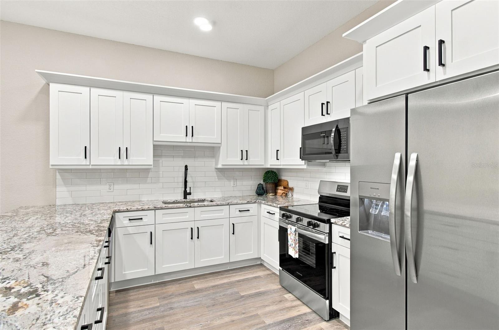 308 E DAMON ST — photo 33
