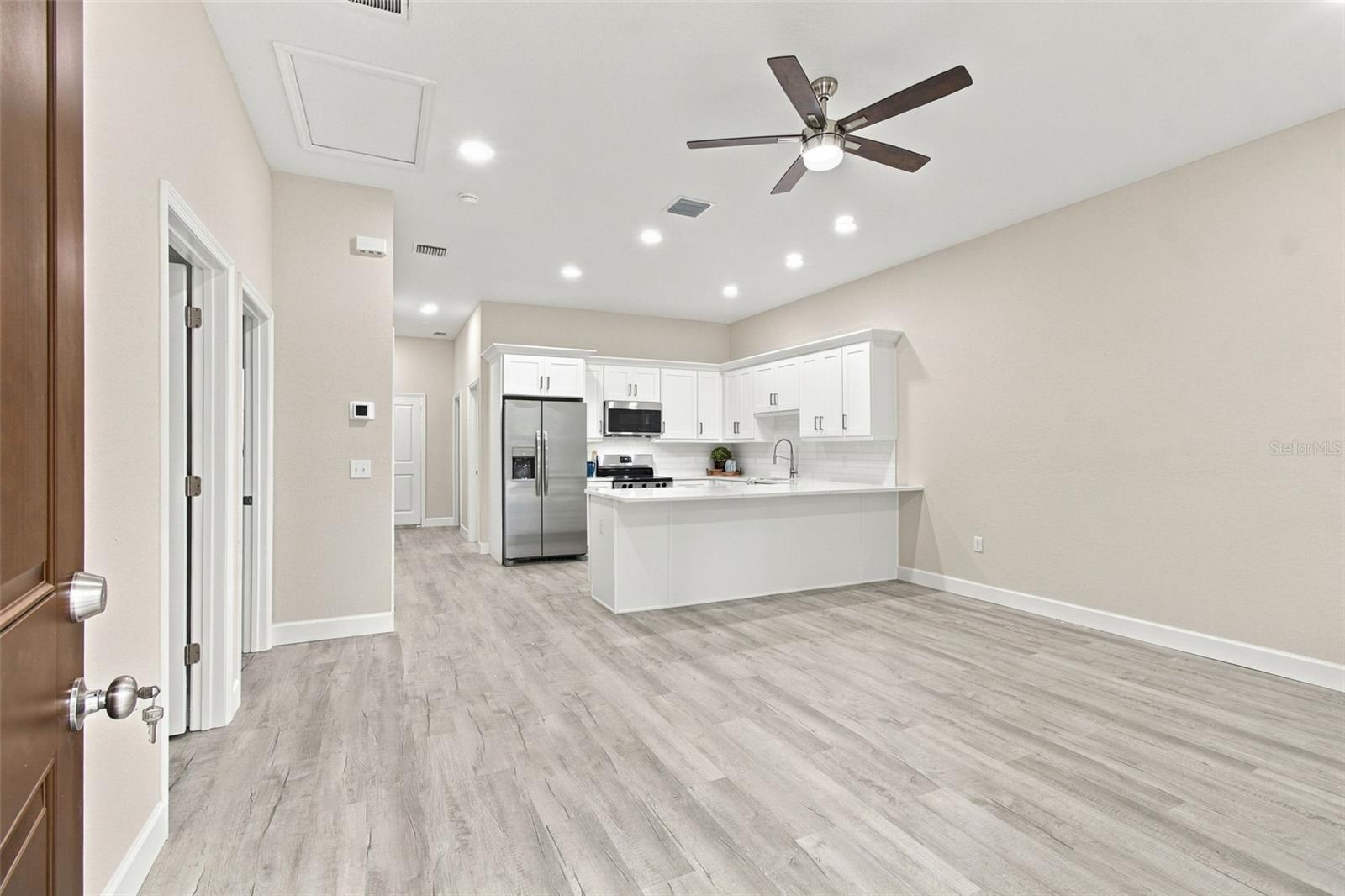 308 E DAMON ST — photo 76