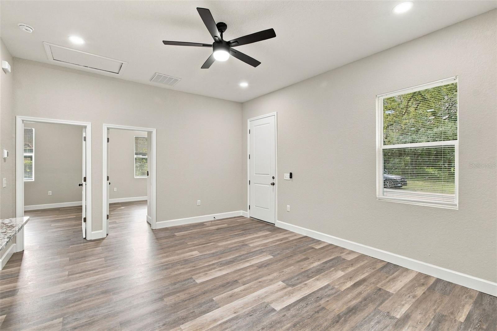 308 E DAMON ST — photo 39