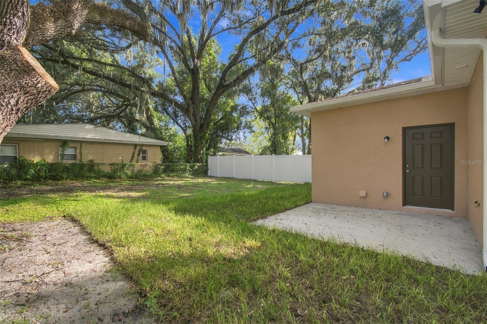 308 E DAMON ST — photo 47