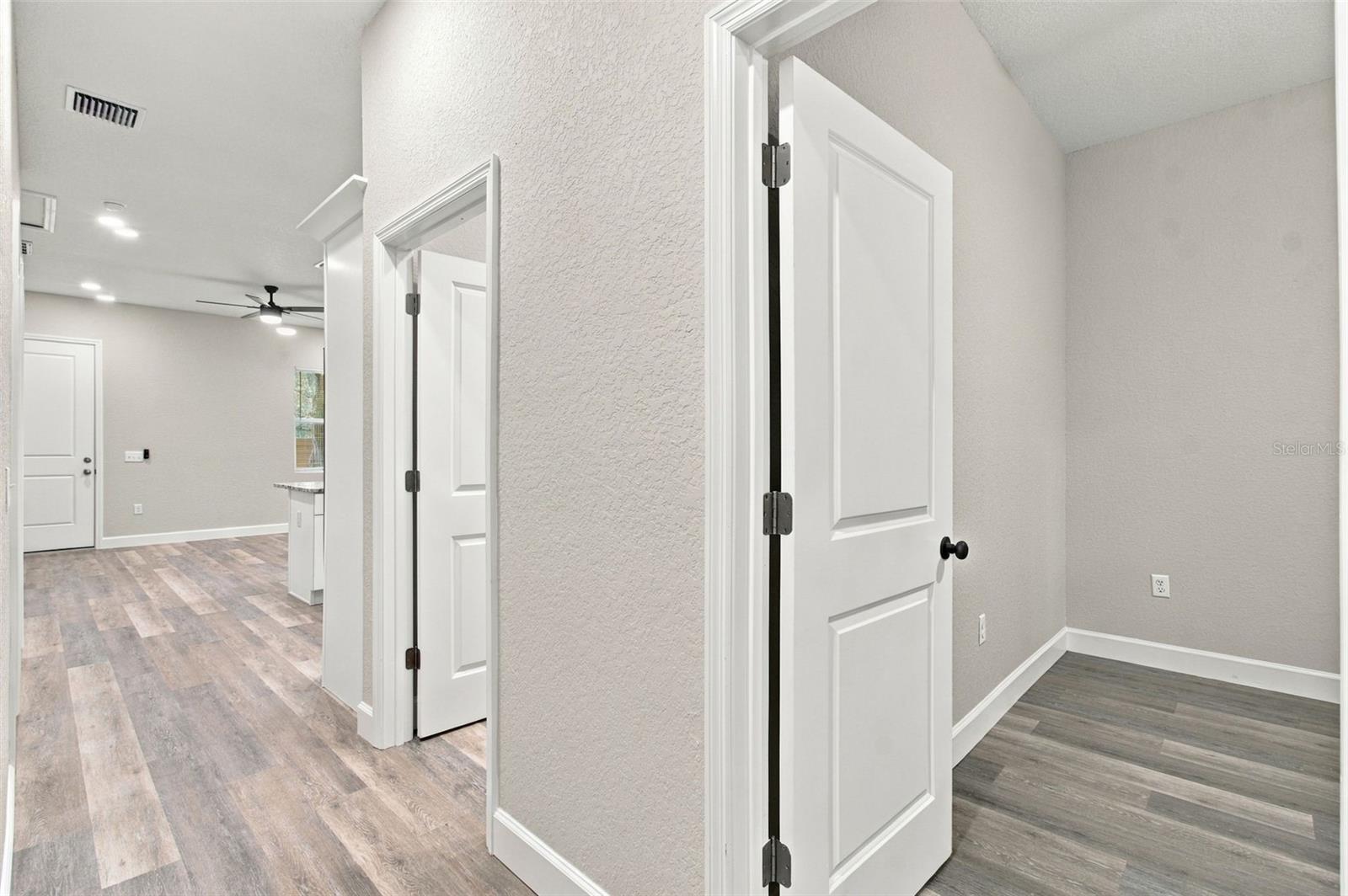 308 E DAMON ST — photo 14
