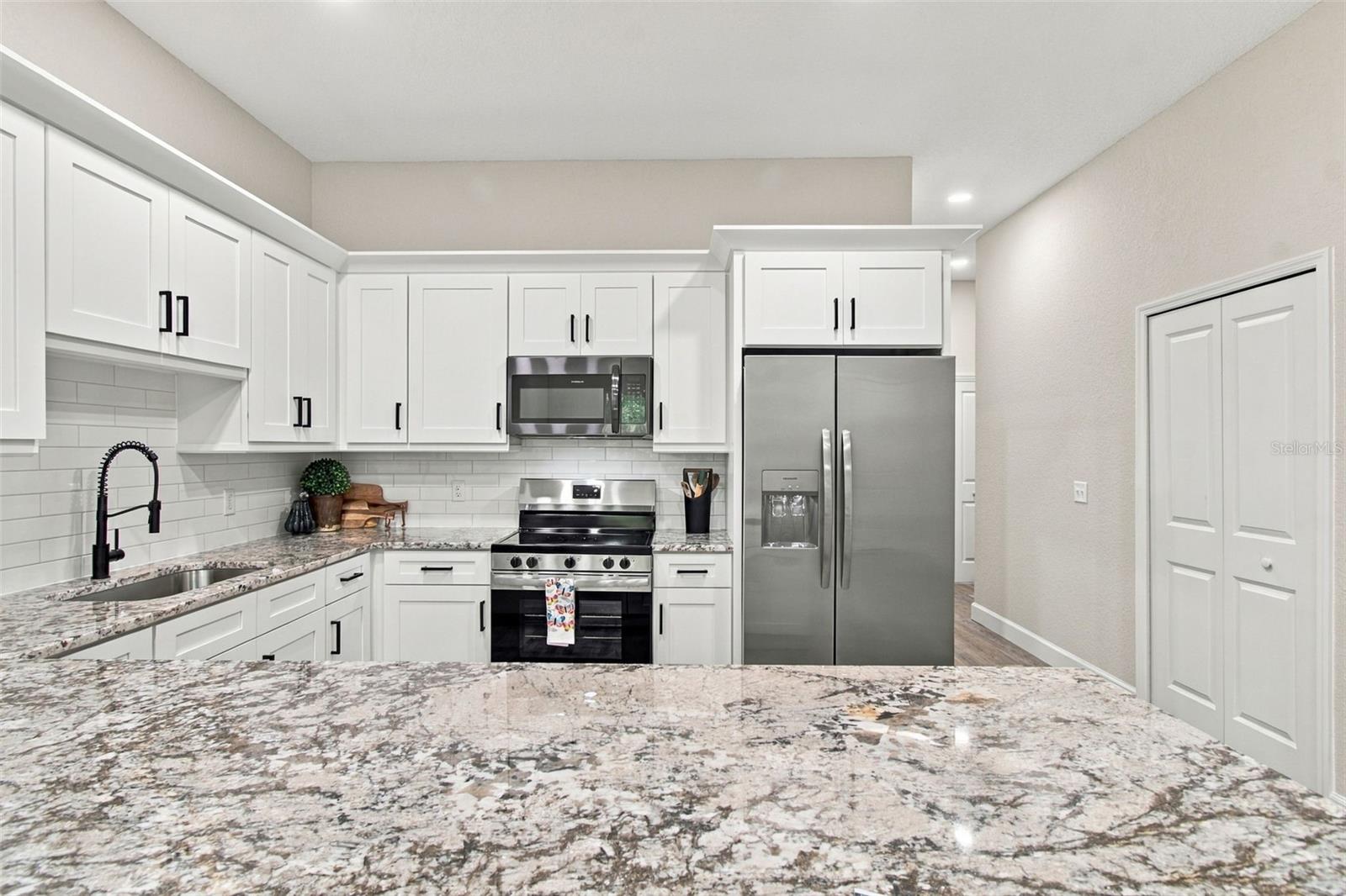 308 E DAMON ST — photo 35