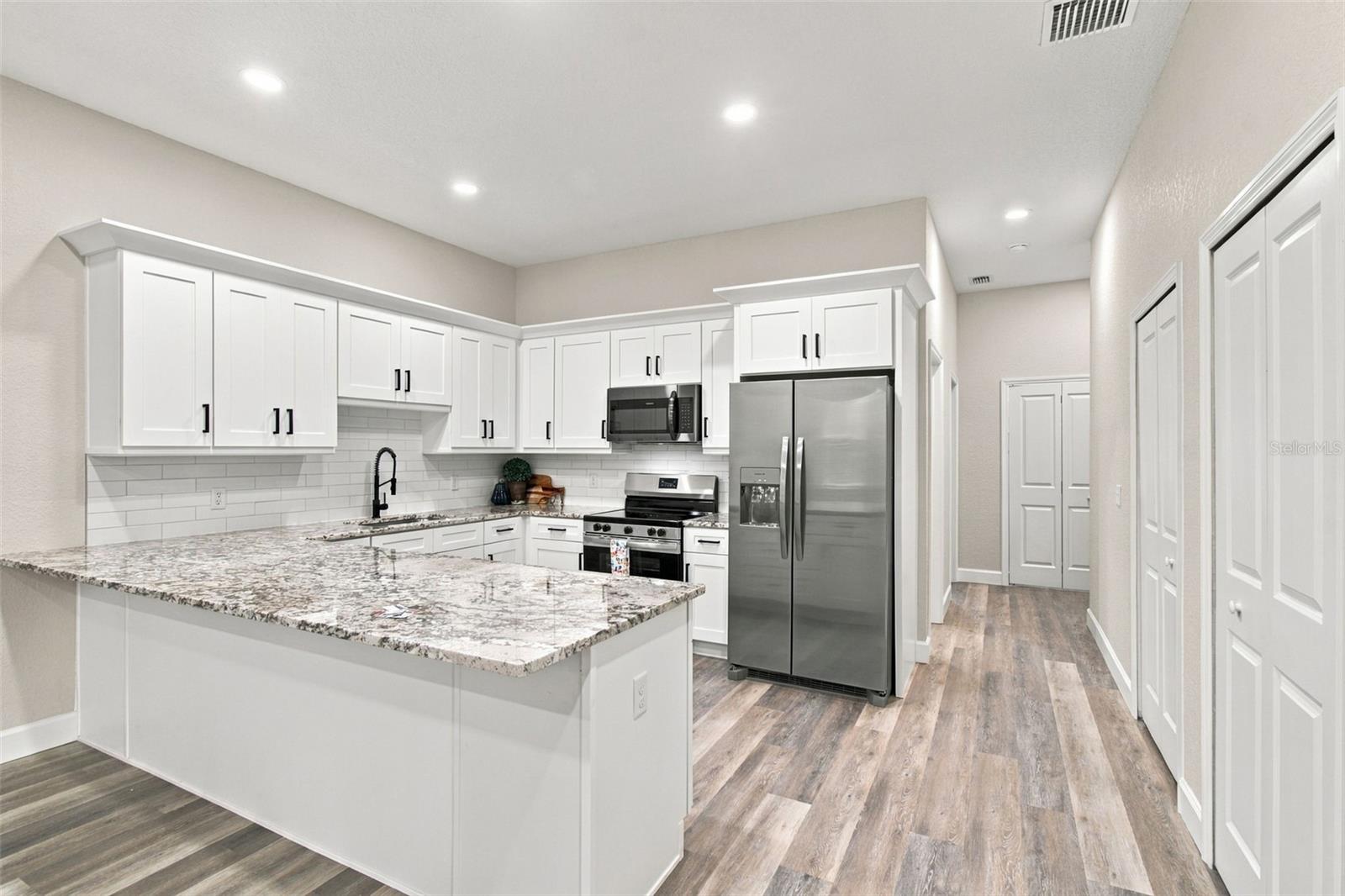 308 E DAMON ST — photo 36