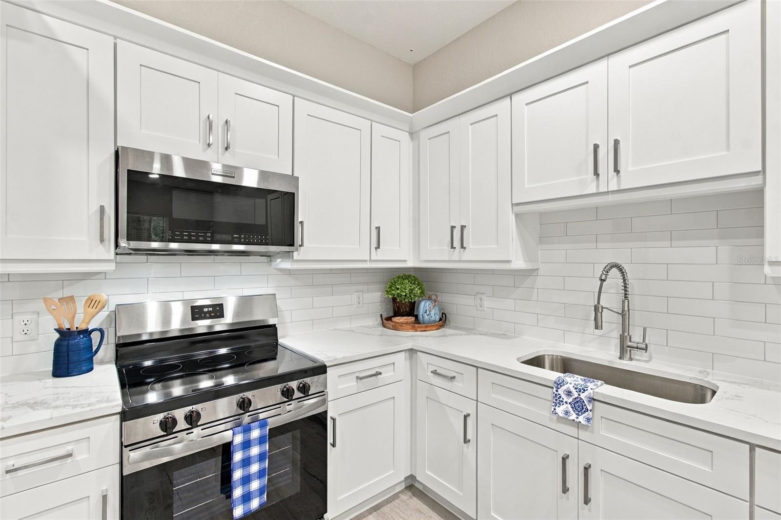 308 E DAMON ST — photo 66