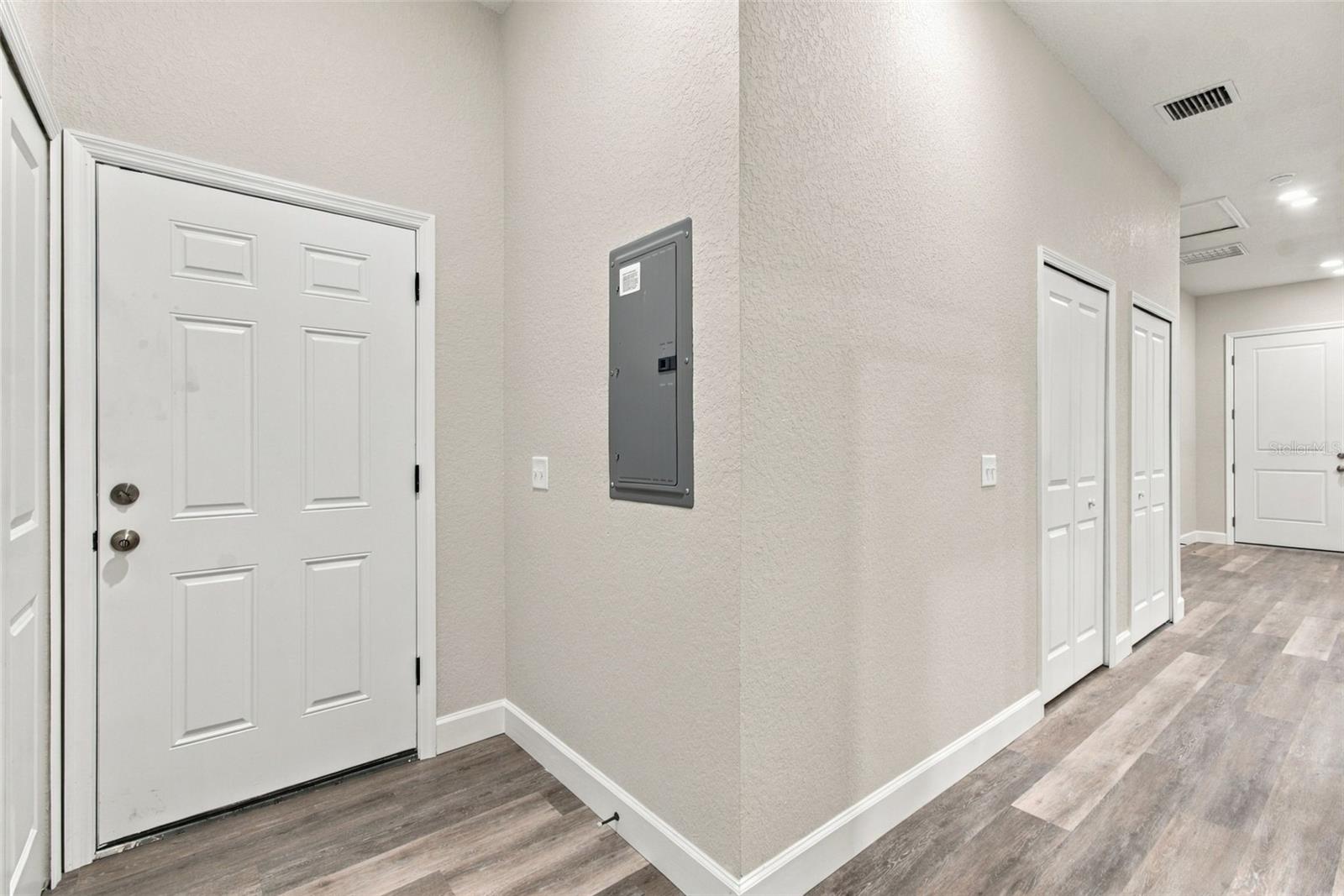 308 E DAMON ST — photo 15