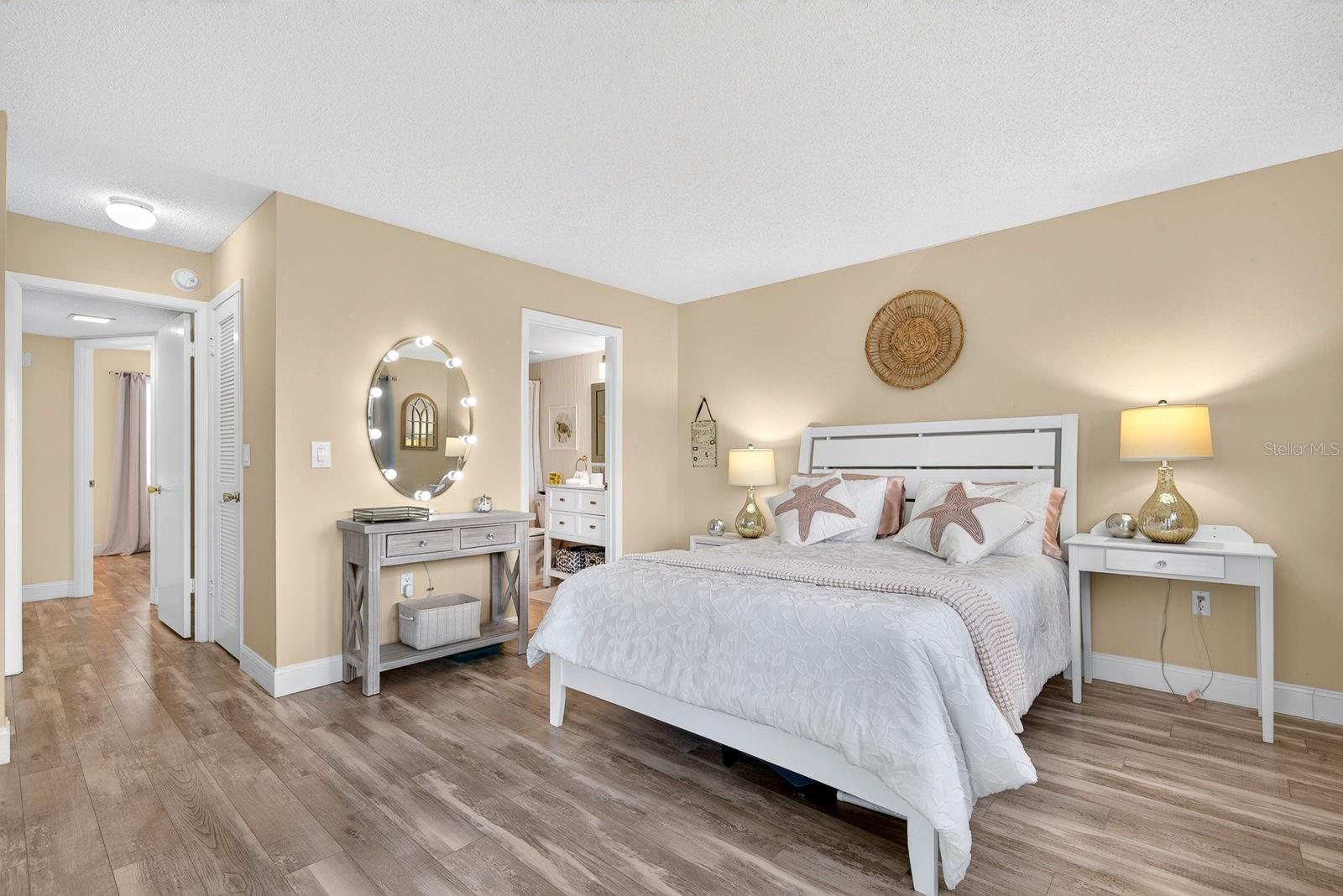 4240 IRONWOOD CIR #302A — photo 32