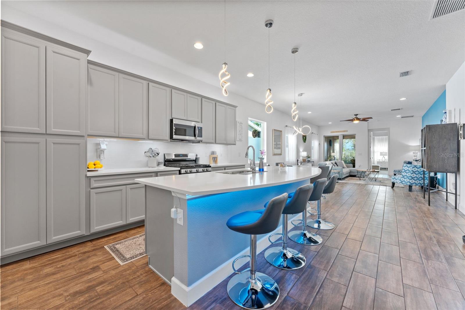 5520 SILVER SUN DR — photo 2