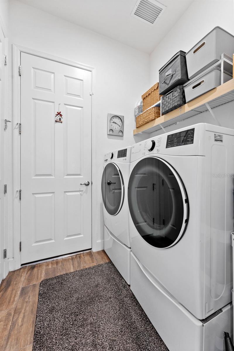 5520 SILVER SUN DR — photo 43