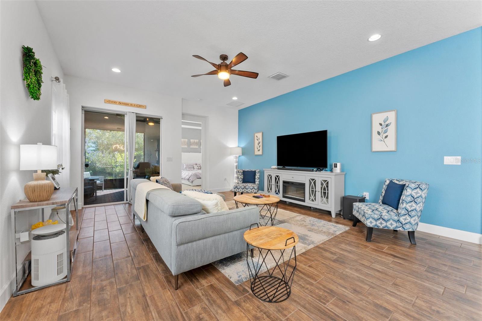 5520 SILVER SUN DR — photo 4