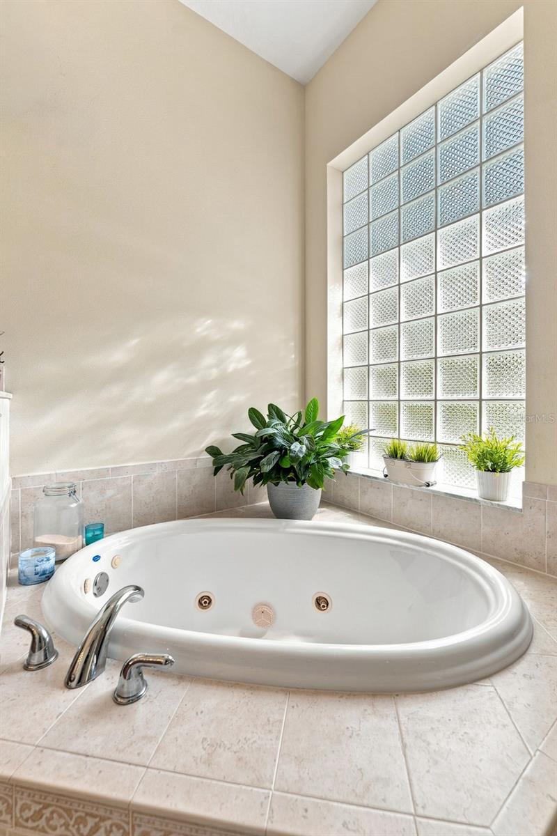 18022 LAKE REFLECTIONS BLVD — photo 17