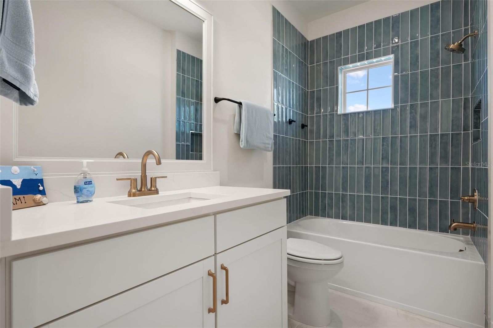 7646 SEAFLOWER PKWY — photo 28