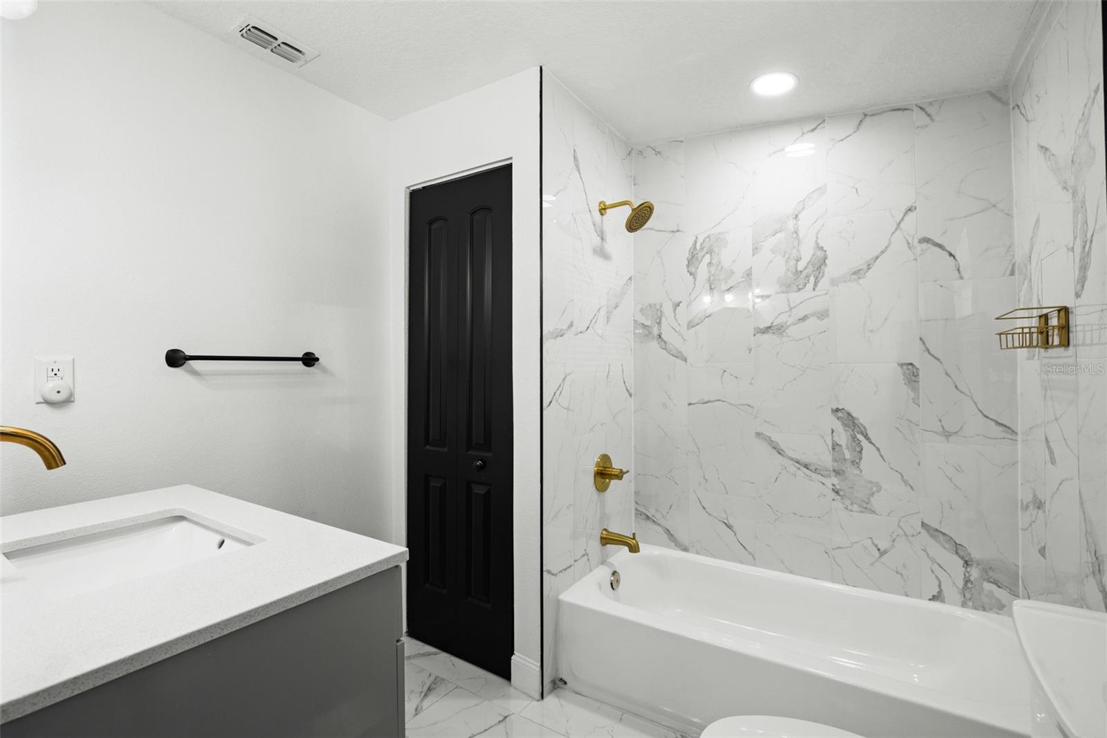 1202 E 32ND AVE — photo 20