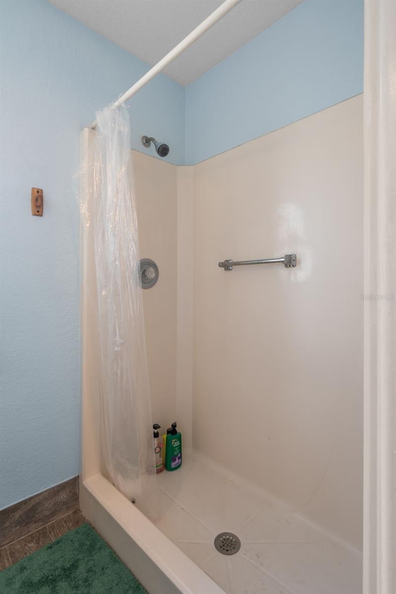 5300 39 AVE N — photo 31