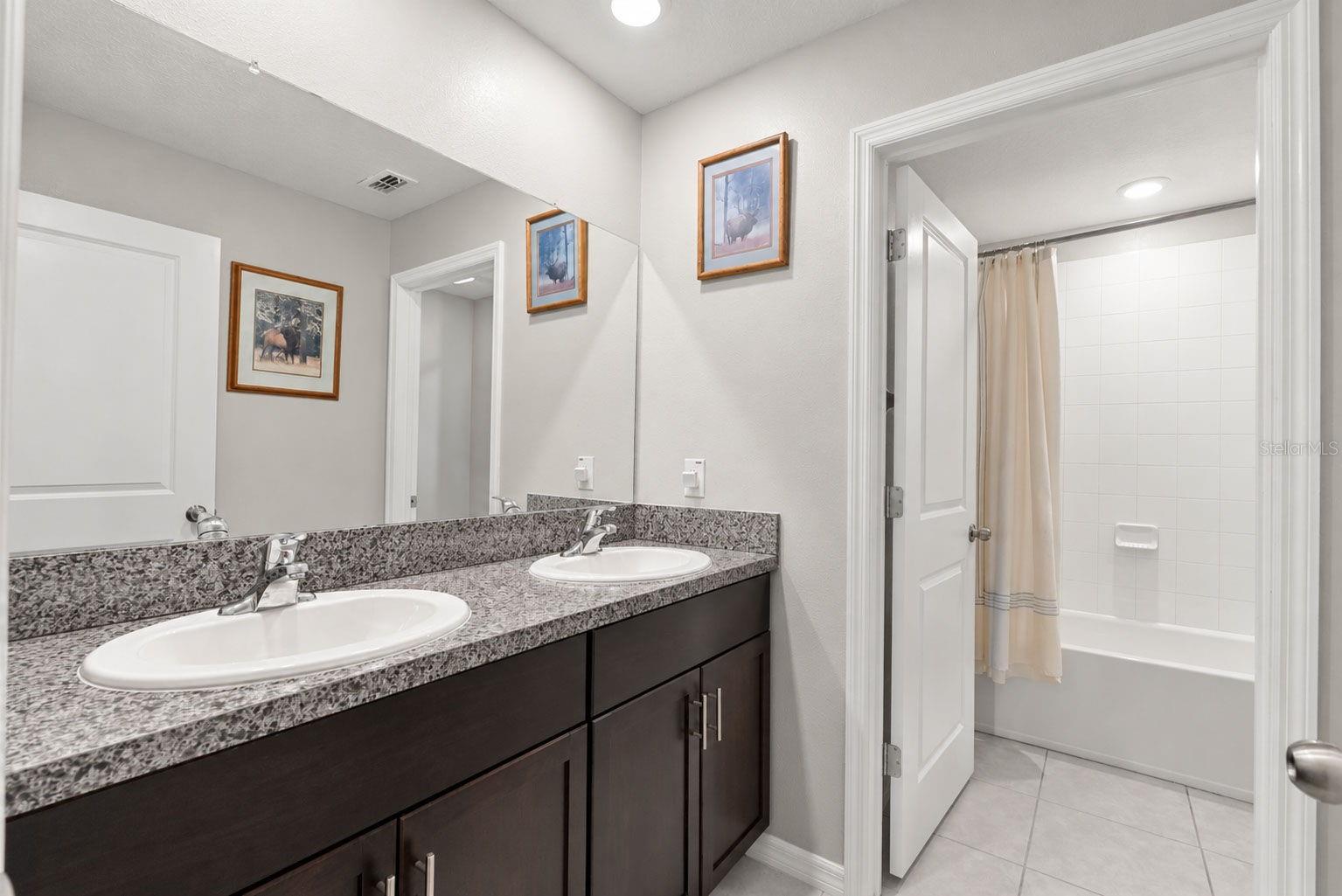 407 ROYAL EMPRESS DR — photo 40