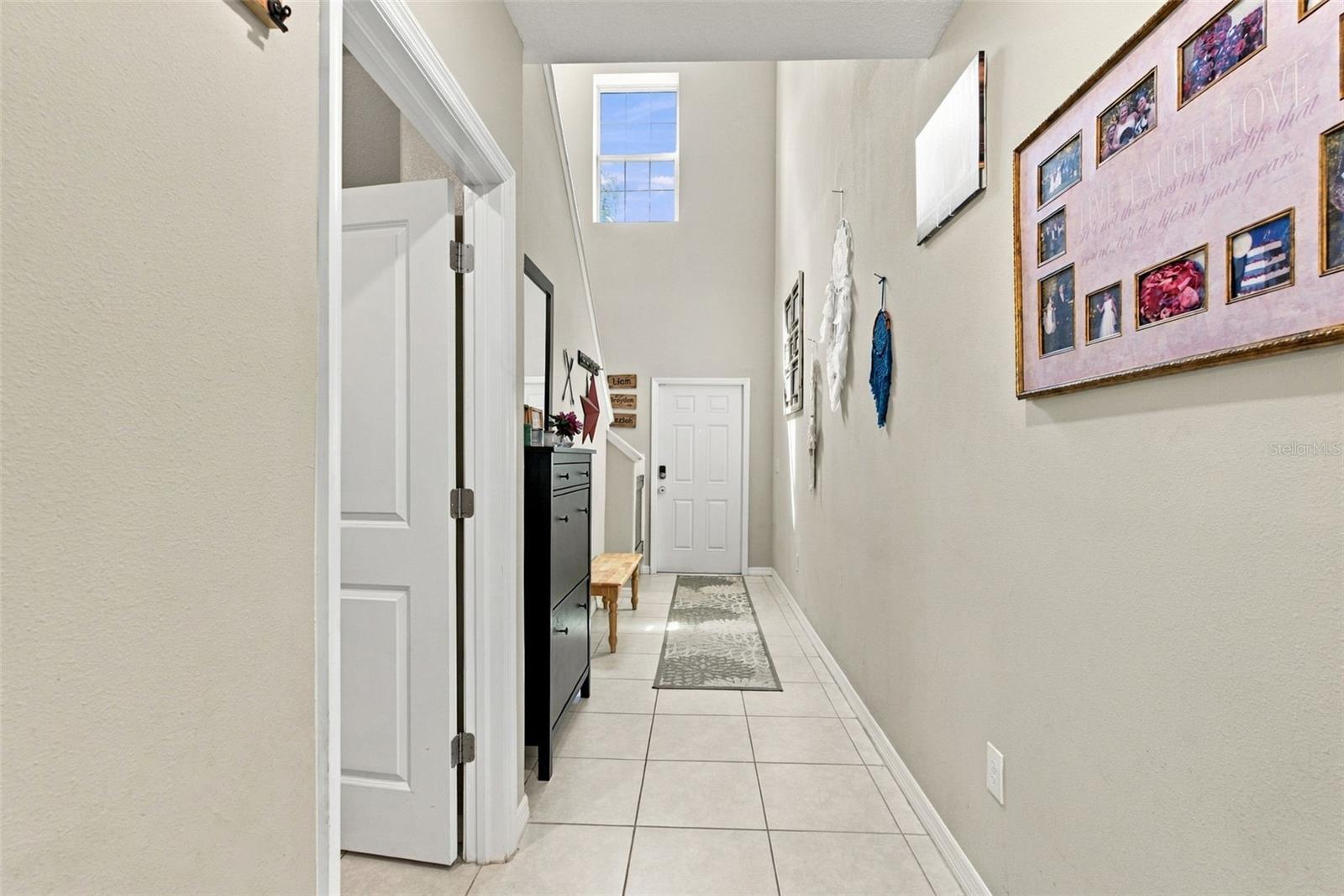 407 ROYAL EMPRESS DR — photo 9