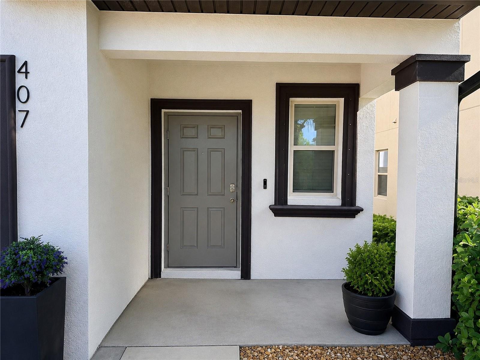 407 ROYAL EMPRESS DR — photo 3