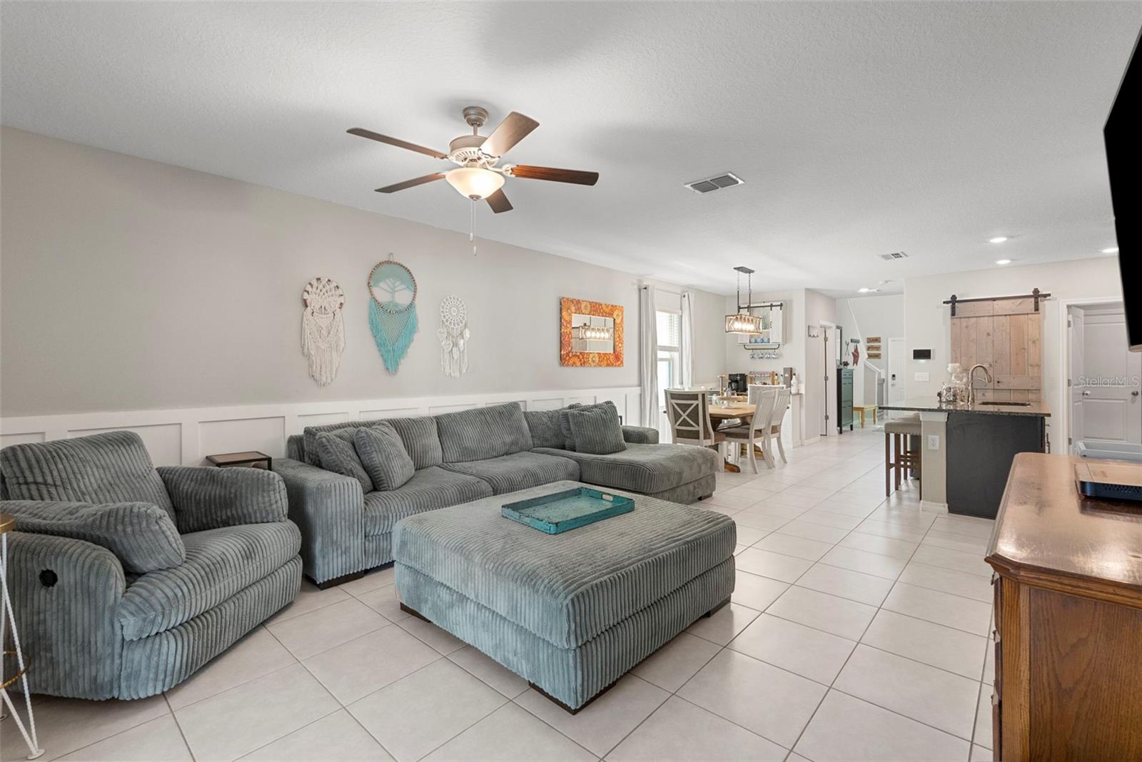 407 ROYAL EMPRESS DR — photo 20