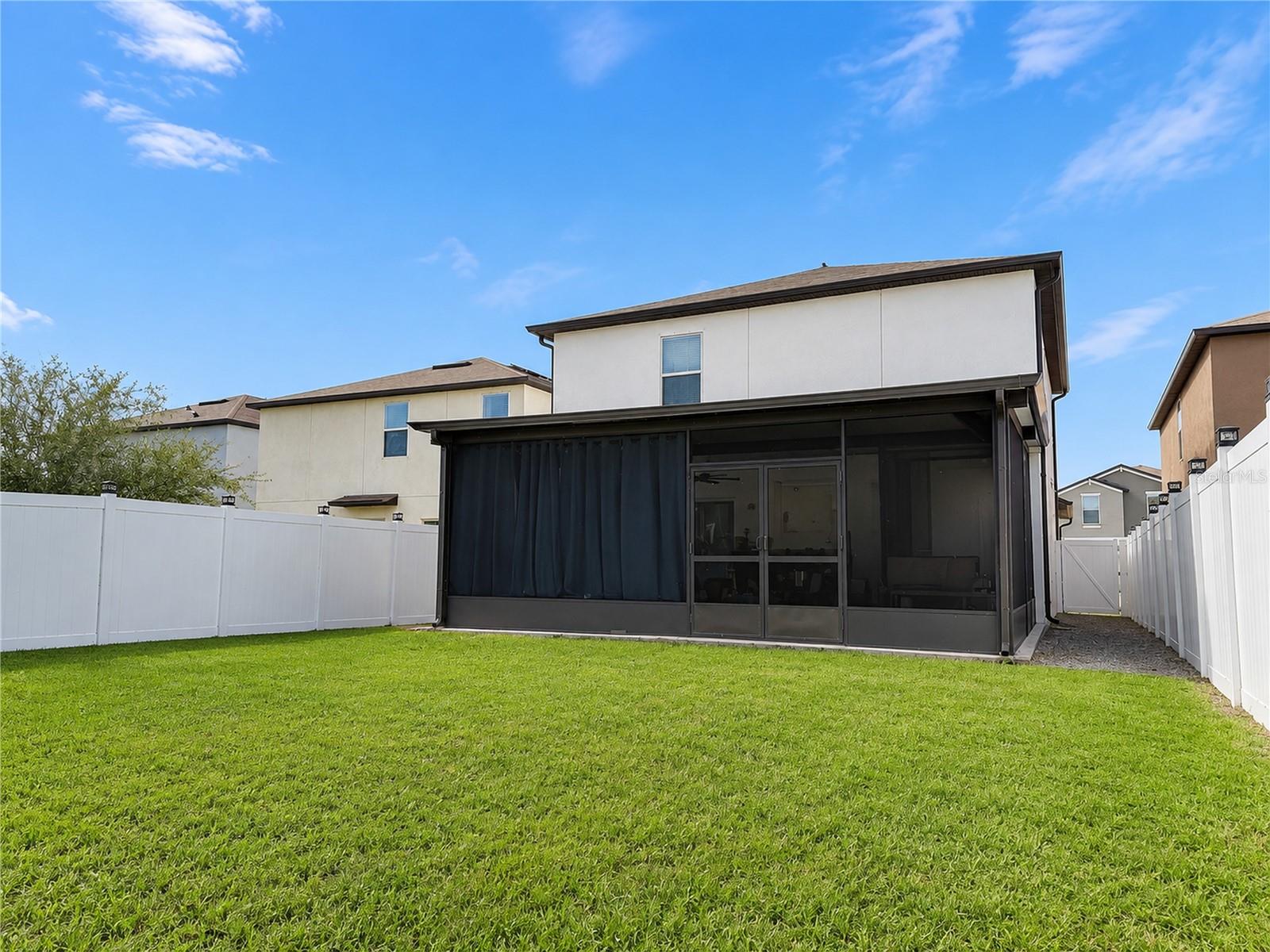 407 ROYAL EMPRESS DR — photo 4
