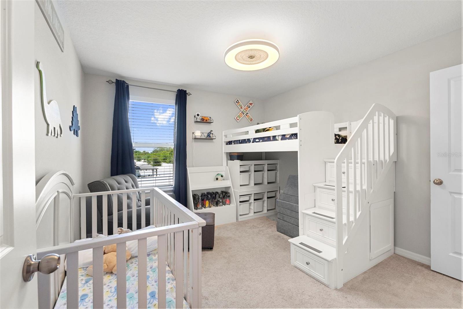 407 ROYAL EMPRESS DR — photo 36