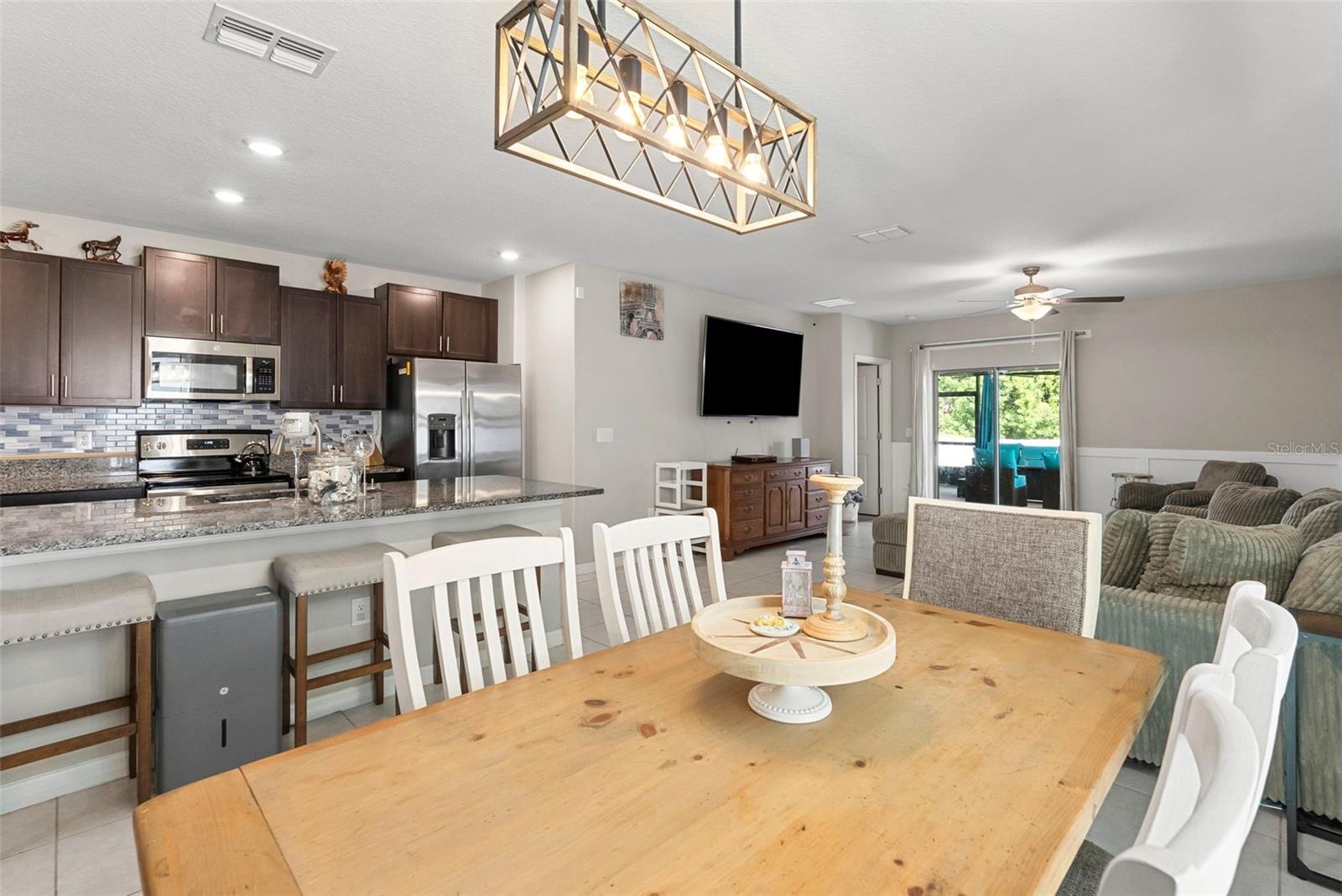 407 ROYAL EMPRESS DR — photo 12