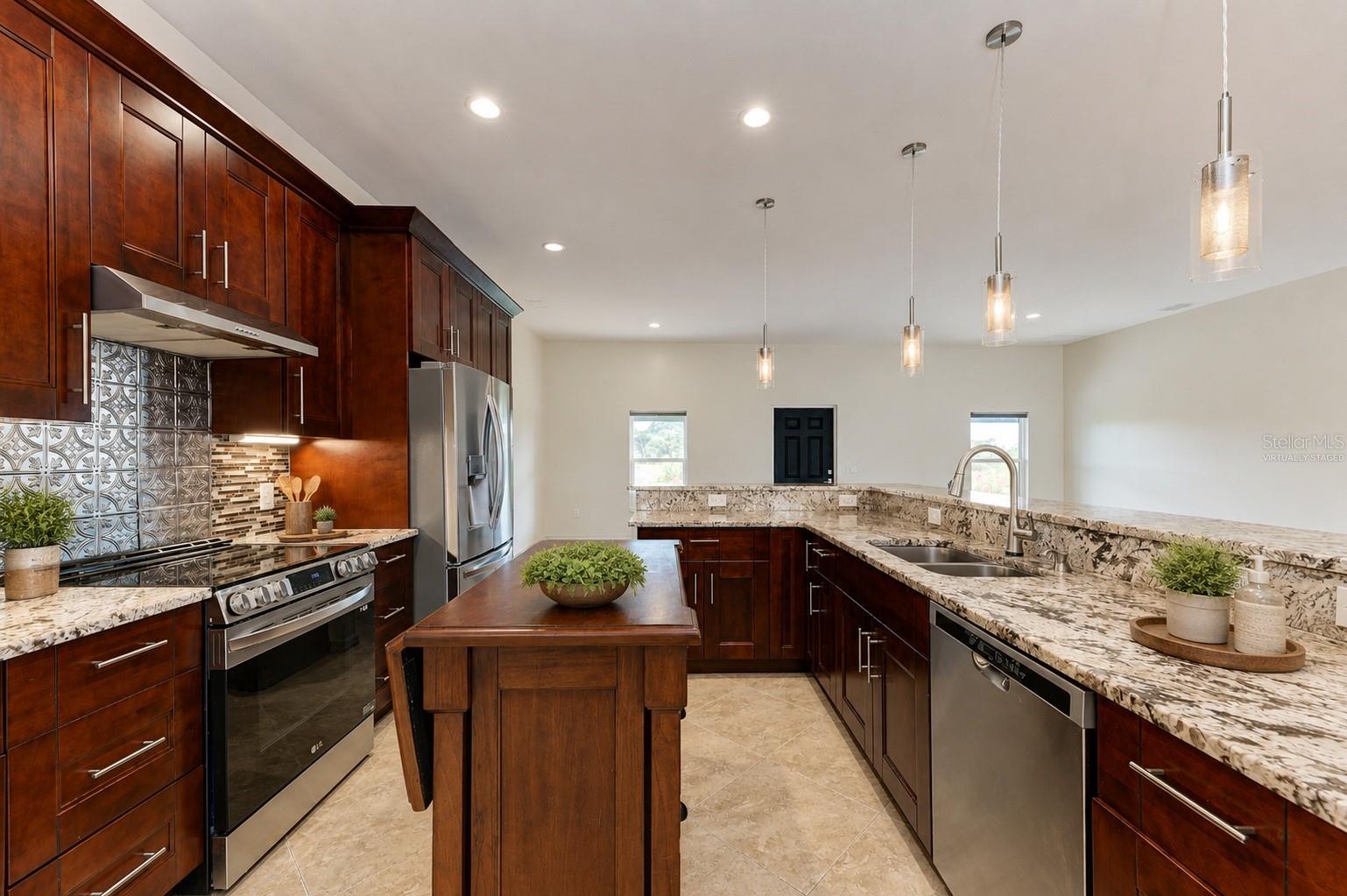 7635 WAUCHULA RD — photo 5