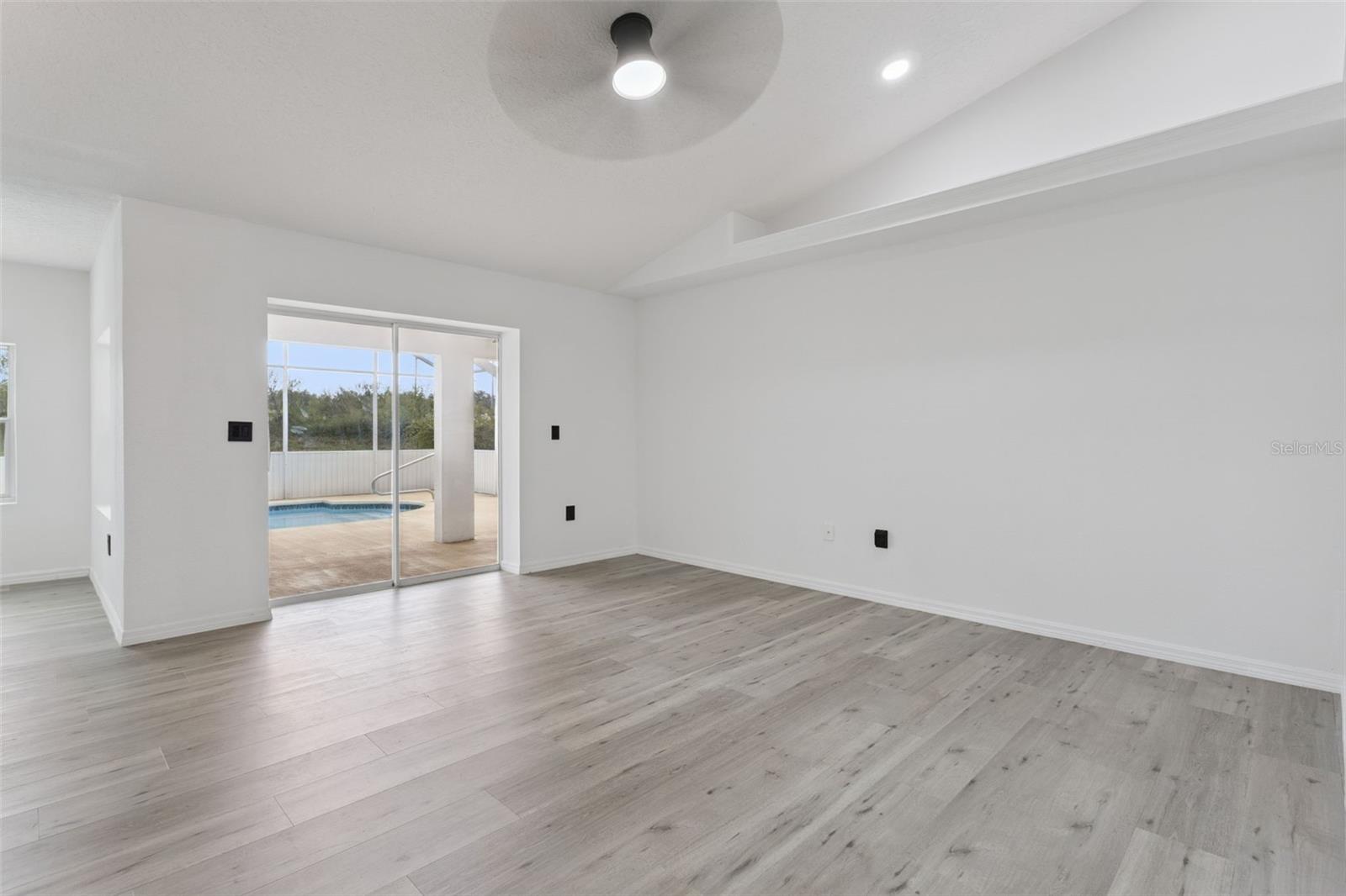 6302 SILVER OAKS DR — photo 5