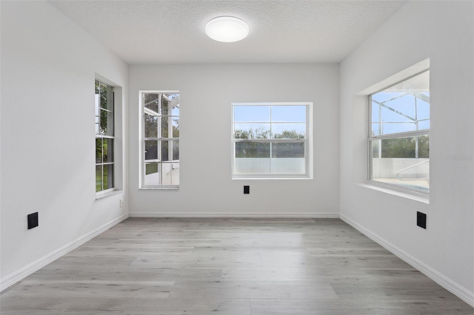 6302 SILVER OAKS DR — photo 17