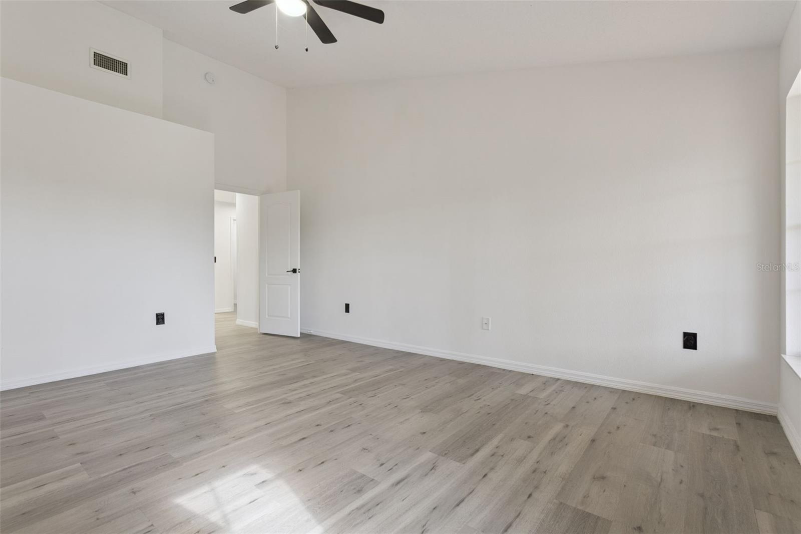 6302 SILVER OAKS DR — photo 13