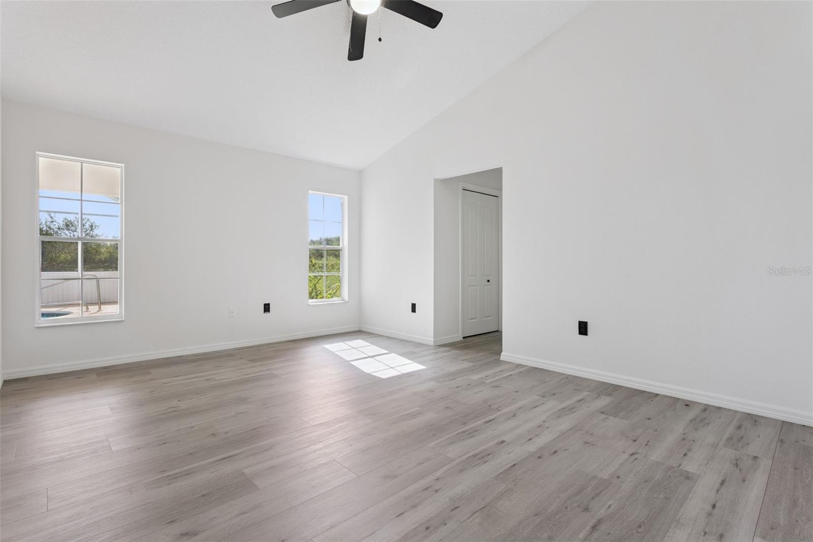 6302 SILVER OAKS DR — photo 12