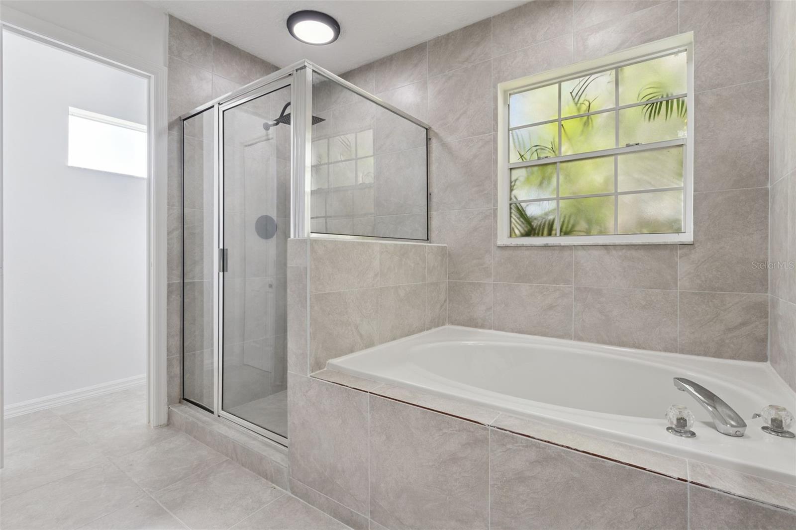 6302 SILVER OAKS DR — photo 18