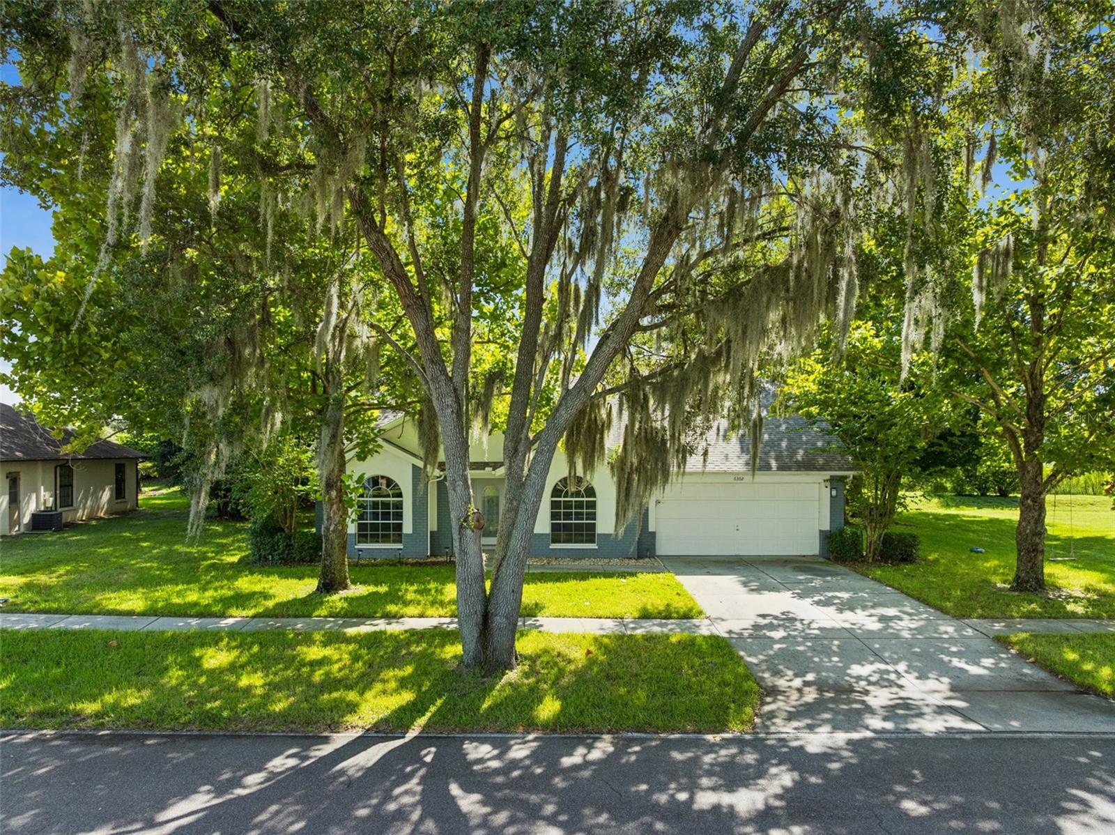 6302 SILVER OAKS DR — photo 2