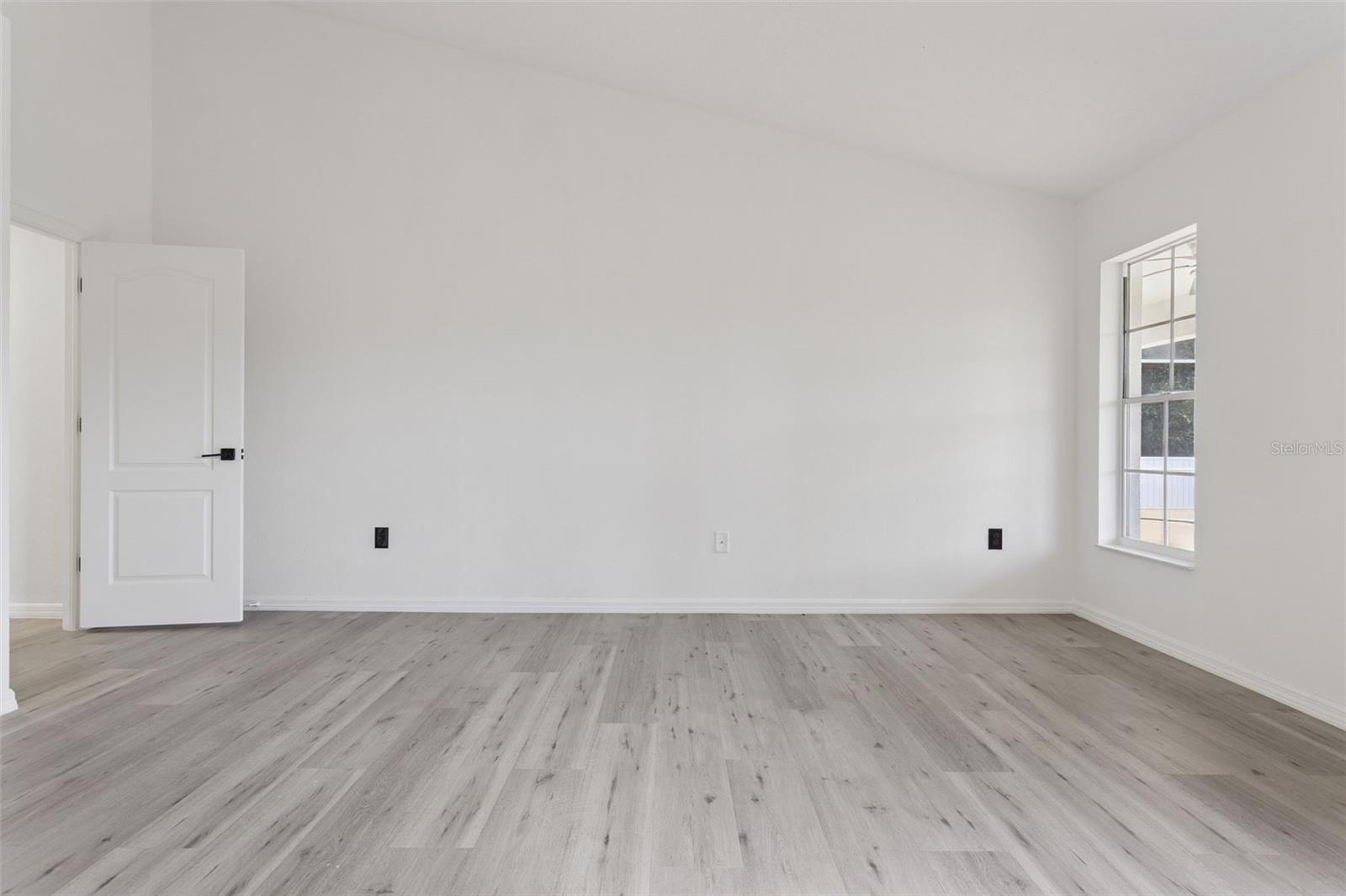 6302 SILVER OAKS DR — photo 11