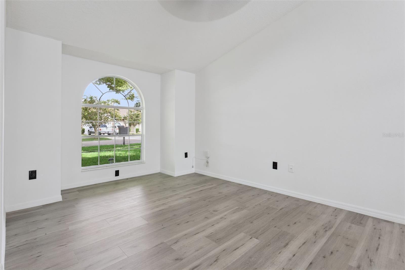6302 SILVER OAKS DR — photo 14