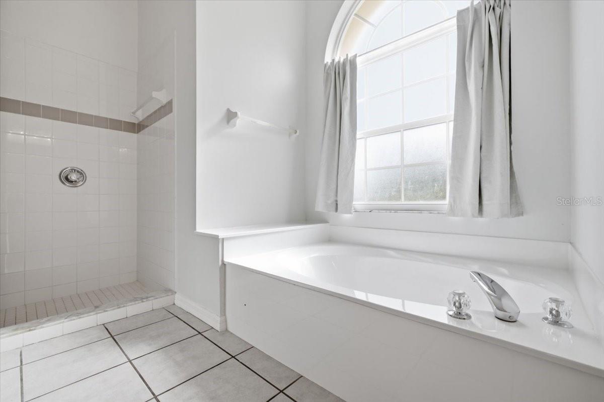 6223 ROCK CREEK CIR — photo 41