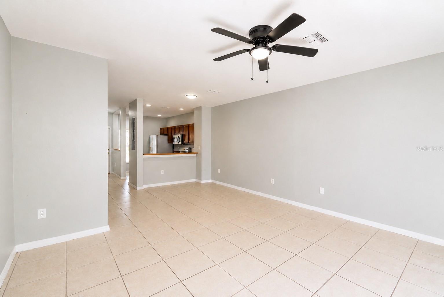 8543 TRAIL WIND DR — photo 9