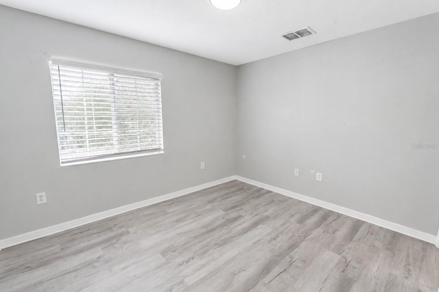 8543 TRAIL WIND DR — photo 17