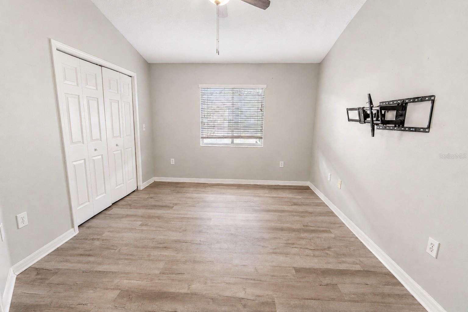 8543 TRAIL WIND DR — photo 13