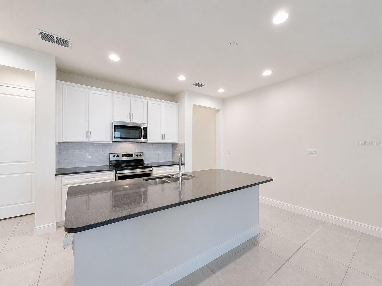 2404 ARCH AVE — photo 20