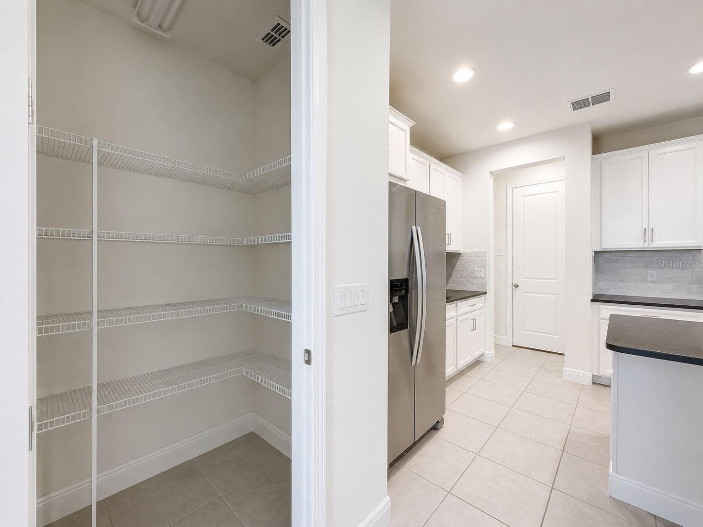 2404 ARCH AVE — photo 15