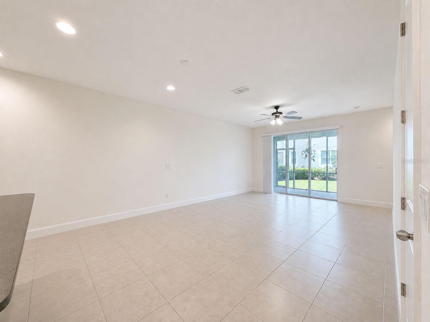 2404 ARCH AVE — photo 25