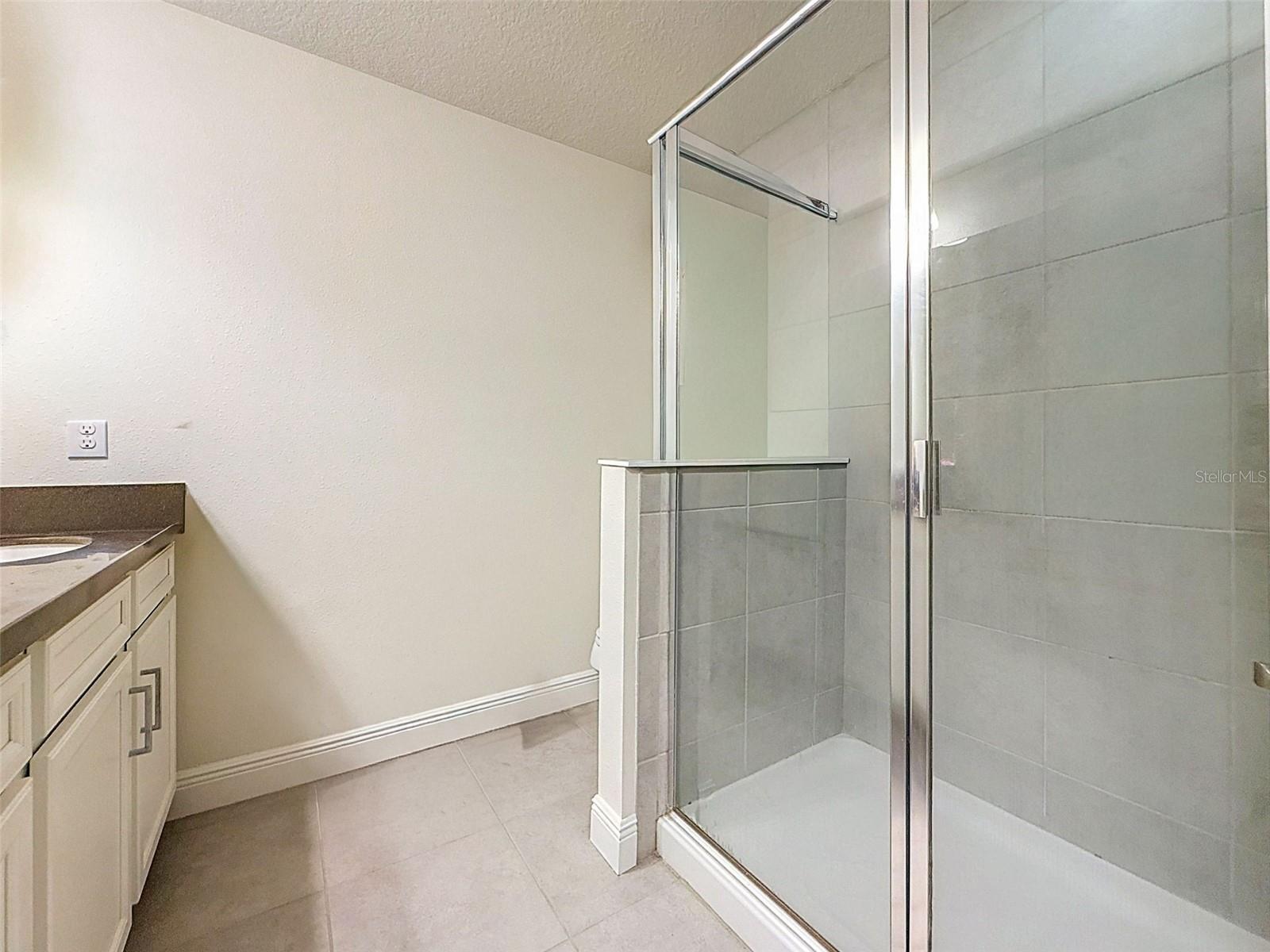 2404 ARCH AVE — photo 44