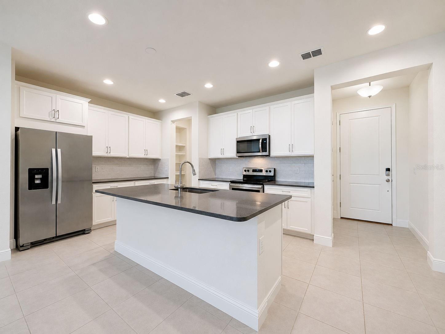2404 ARCH AVE — photo 18